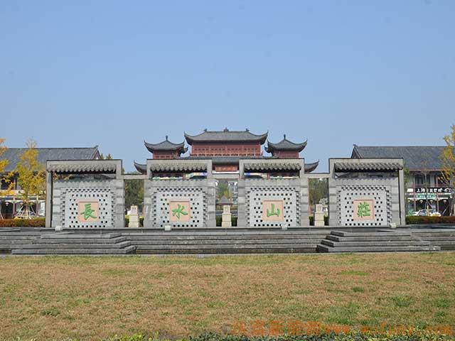 青島長(zhǎng)水山莊別墅小區(qū)地源熱泵項(xiàng)目施工鉆井現(xiàn)場(chǎng)圖片展示&mdash;&mdash;&mdash;長(zhǎng)水山莊別墅小區(qū)全景圖